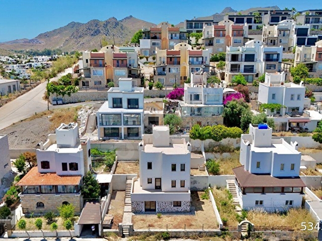 Akyarlar’da Denize Sadece 200 metre Mesafede Harika Manzaralı 350 m2 Arsa İçerisinde Müstakil Villa - Görsel 2