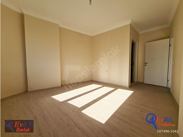 EvRE Emlaktan Gömeçte Ebeveyn Banyolu 3+1 Kiralık 4 Cephe Daire - Görsel 24