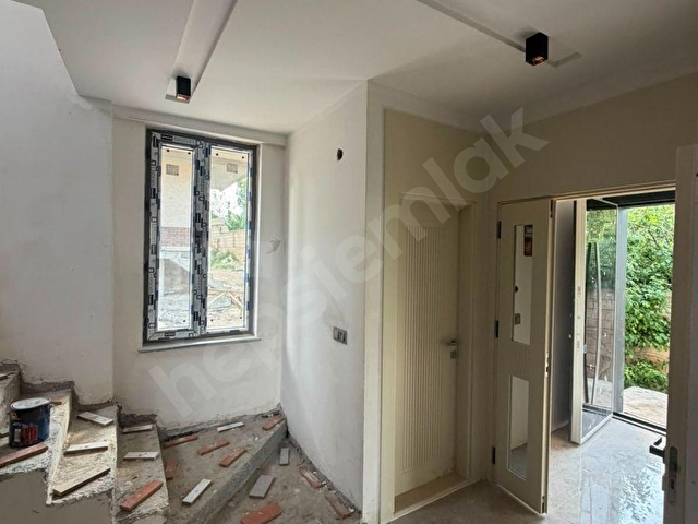 EDREMİTTE SATILIK ULTRA LÜKS DENİZ MANZARALI SİTE İÇİ VİLLA - Görsel 29