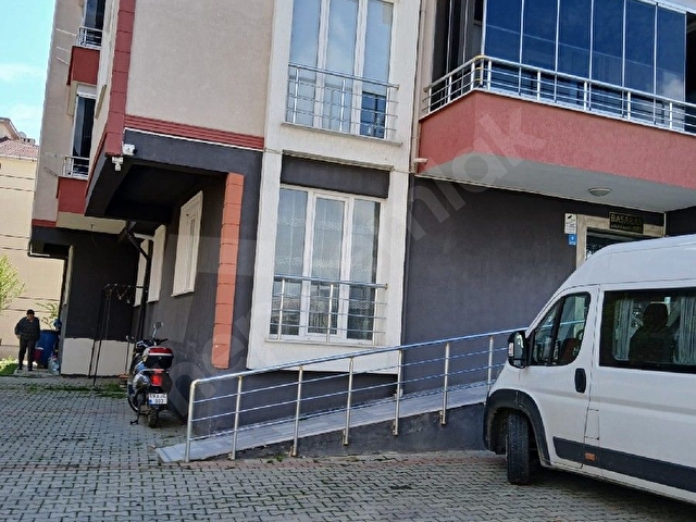 Altınova 2+1 büyük daire yüksek giriş - Görsel 3
