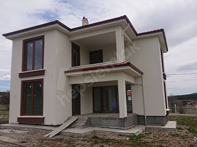 ÇAMLIDEREDE ETRAFI ORMAN, 1 DÖNÜM İÇİNDE 200 M2 MÜSTAKİL VİLLA