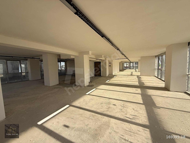 TABELA DEĞERİ YÜKSEK 550 KAPALI ALAN 250M2 TERASLI KULANIM - Görsel 17