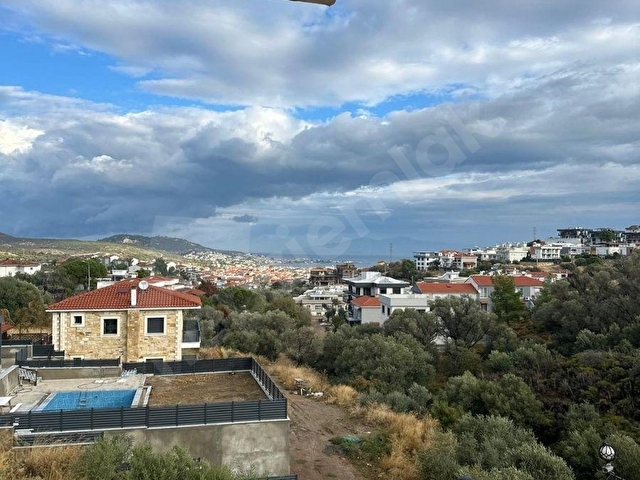 Yeni Foça Müstakil Taş Ev Deniz Manzaralı Büyük Bahçeli Eşyalı Havuzlu Doğal Gazlı 210m2 7+1 Dublex - Görsel 12