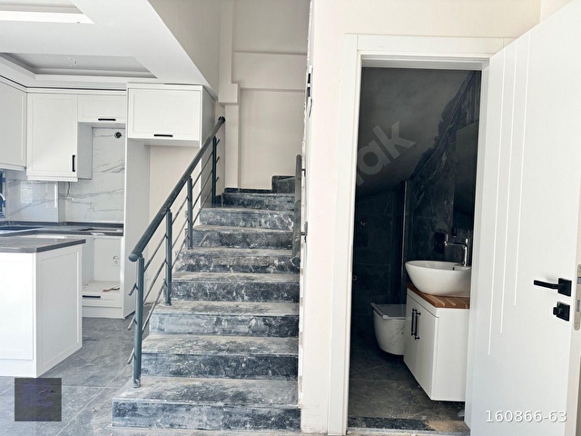 Seferihisar Ürkmez’de Denize, Merkeze Yürüme Mesafesinde Villa / Hemen Arayın.. - Görsel 9
