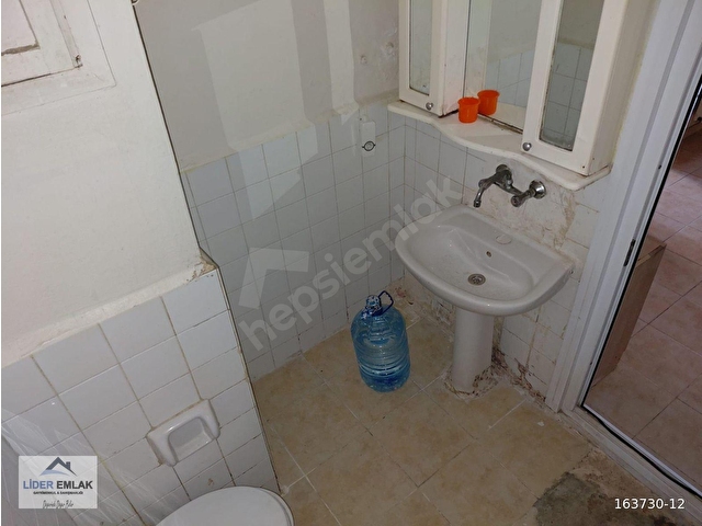 LİDER EMLAKtan  ÖZEL SİTE İÇERİSİNDE CİFT CEPHE  GİRİŞ KAT OTOPARKLI 2+1 DAİRE - Görsel 12