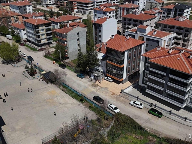 ÖZGÜNDEN 71 EVLER MAHALLESİ MÜKEMMEL KONUMDA 3+1 DAİRE