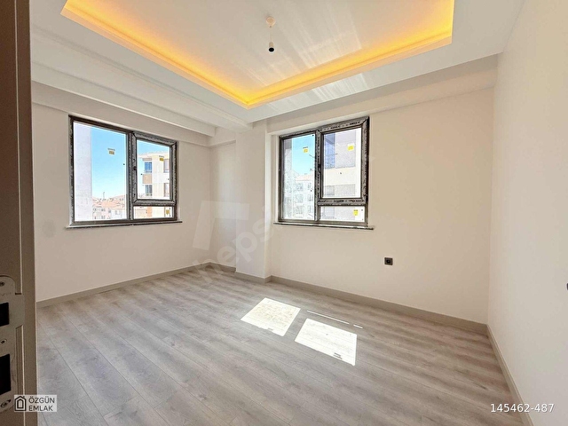 ÖZGÜNDEN 71 EVLER MAHALLESİ MÜKEMMEL KONUMDA 3+1 DAİRE - Görsel 17