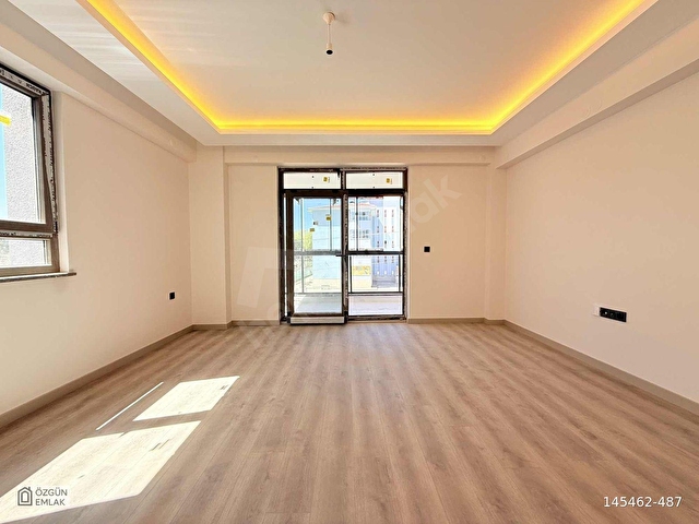 ÖZGÜNDEN 71 EVLER MAHALLESİ MÜKEMMEL KONUMDA 3+1 DAİRE - Görsel 4