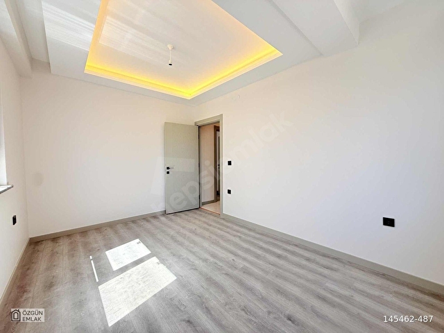 ÖZGÜNDEN 71 EVLER MAHALLESİ MÜKEMMEL KONUMDA 3+1 DAİRE - Görsel 18