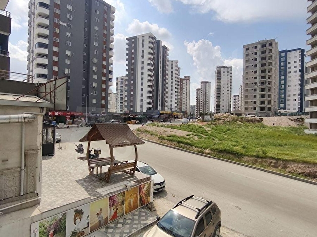 ACİLLL!!!SARIÇAM 1+1 TERASLI CADDE ÜZERİ-İSKANLI KİRALIK DAİRE - Görsel 3