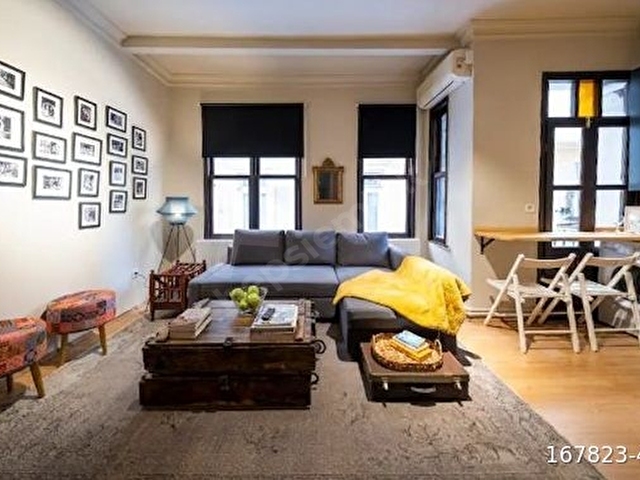 İstiklal Caddesine Adım Mesafede Satılık 1+1 Daire