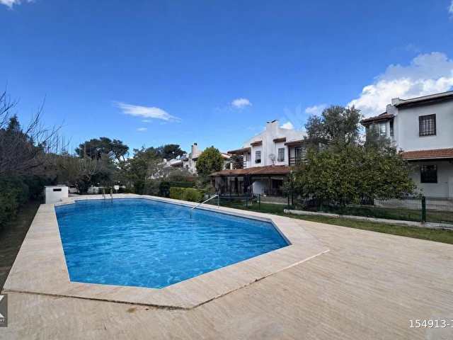 ALAÇATI ÇAMLIK YOLDA SİTE İÇERİSİNDE HAVUZLU 3+1 SATILIK VİLLA - Görsel 5