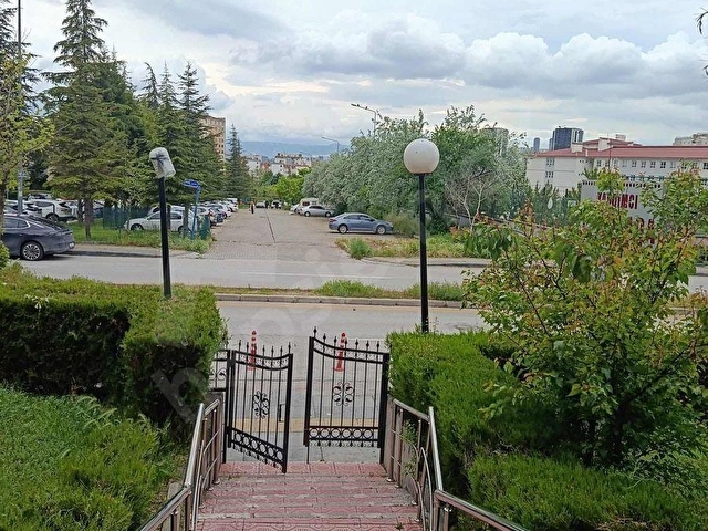 EMLAK CİTY den 4.ETAP YARDIMCI SİT GİRİŞ KAT METROYA 500m - Görsel 5