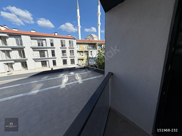 ŞAFAK 1+1 EŞYALI 55M² ARA KAT CADDE ÜSTÜ SIFIR EŞYALI YENİ BİNA - Görsel 18
