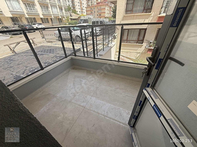 YILDIZTEPEDE SIFIR BİNA ÖN CEPHE FULL YAPI G.ODASI E BANYO - Görsel 4