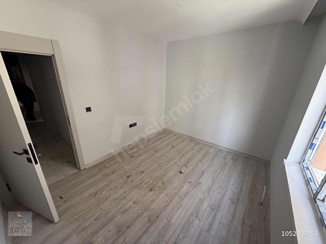 YILDIZTEPEDE SIFIR BİNA ÖN CEPHE FULL YAPI G.ODASI E BANYO - Görsel 15