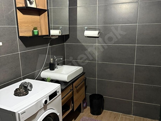 KAVACIK MERKEZ DE FULL EŞYALI BAHÇE KULLANIMLI 2+1 NET 75M2 - Görsel 21