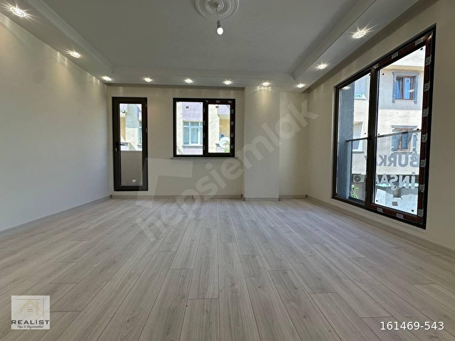 CADDE ÜZERİ ASANSÖRLÜ LÜKS 3+1 ARAKAT KOMBİ&ANKASTRE HEDİYELİ