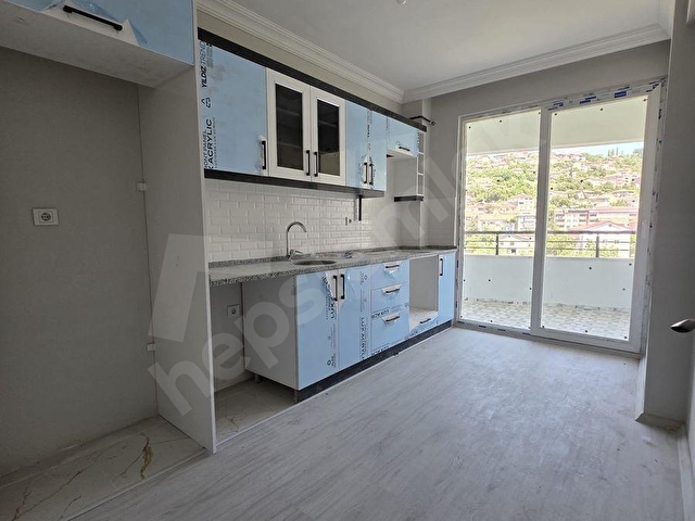 KİREÇ KÖPRÜ CADDE ÜZERİ SATILIK 3+1 DAİRE - Görsel 5