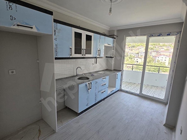 KİREÇ KÖPRÜ CADDE ÜZERİ SATILIK 3+1 DAİRE - Görsel 8