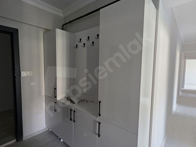 KİREÇ KÖPRÜ CADDE ÜZERİ SATILIK 3+1 DAİRE - Görsel 4