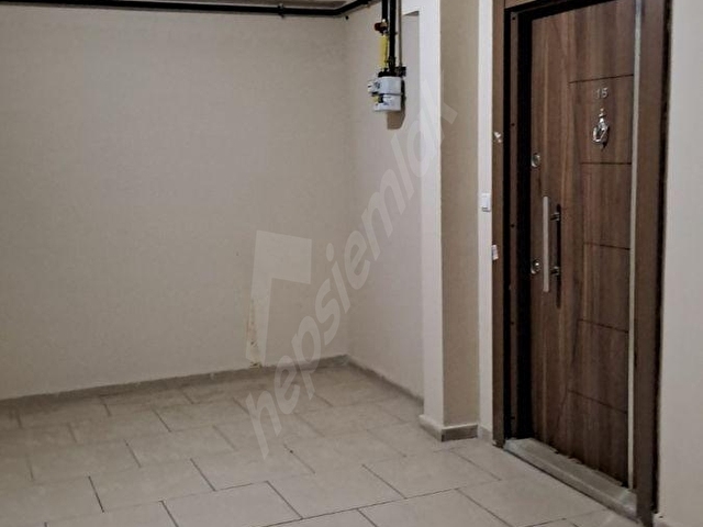 ÜNİVERSİTE BÖLGESİNDE CADDE ÜSTÜ ARAKAT SATILIK 1+1 DAİRE - Görsel 9