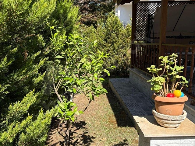 AYVALIK SAHİLKENTTE DENİZE 50 MT.MESAFEDE SATILIK BAHÇELİ VİLLA - Görsel 8