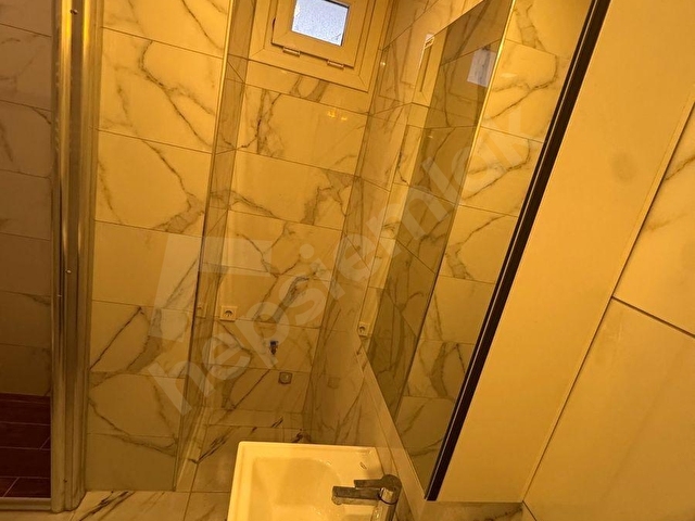 BAHÇELİEVLER KIBRIS PARKI YAKINI, 2 YILLIK BİNADA, KAPALI OTOPARKLI, 2+1 GİRİŞ KAT SATILIK DAİRE - Görsel 13
