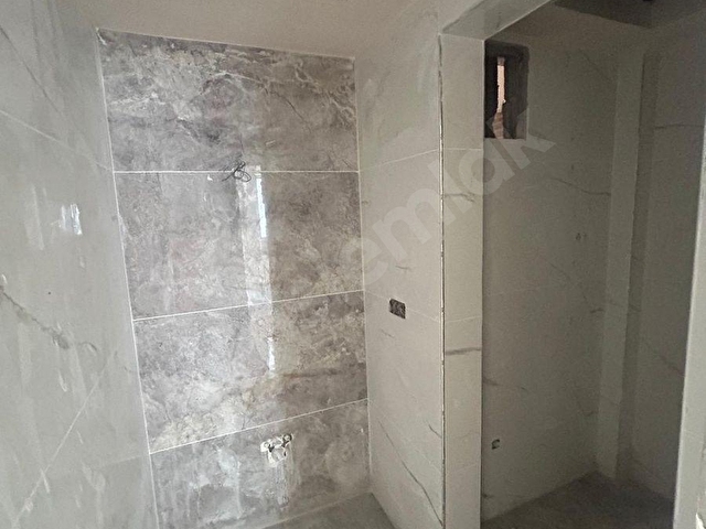 BEREKETLİOĞLUNDAN CADDE ÜZERİ ÖN CEPHE 2+1 SIFIR DAİRE - Görsel 13