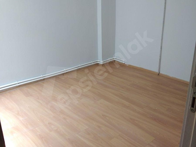 ESENYALIDA ÇİFT CEPHE DOĞALGAZLI OTOPARKLI KİRALIK DAİRE. - Görsel 8