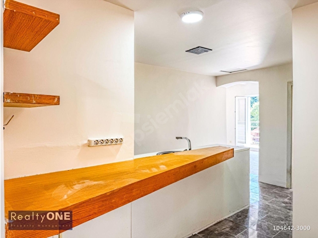 Beyoğlu  Kiralık 1+1 Daire Şişhane Metro Dibinde Tarihi Binada Bakımlı - Görsel 28