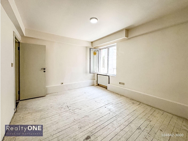 Beyoğlu  Kiralık 1+1 Daire Şişhane Metro Dibinde Tarihi Binada Bakımlı - Görsel 17