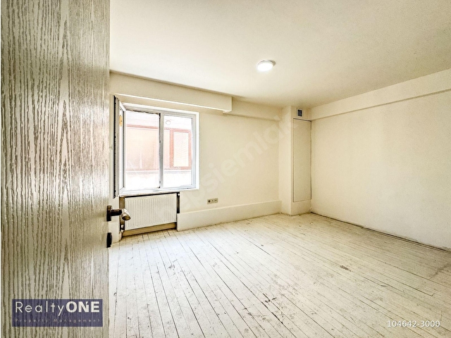 Beyoğlu  Kiralık 1+1 Daire Şişhane Metro Dibinde Tarihi Binada Bakımlı - Görsel 15