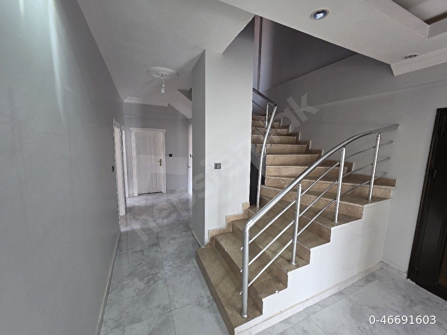 KENTPARKTA ADA BAHÇE ÜSTÜ 5+1 İÇİ SIFIR YAPILI 220M² LÜX DAİRE - Görsel 4