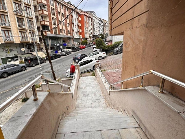ALTINAY CADDESİN DE VAADİ MANZARALI ASANSÖRLÜ GENÇ BİNADA - Görsel 27