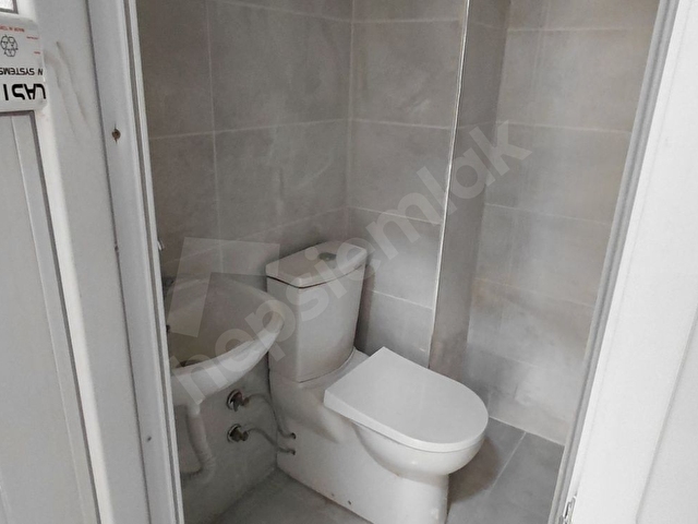 Cadde Üzerinde Kiralık Dükkan Ve Mağaza - Görsel 11