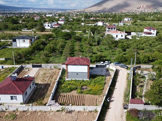 NİĞDE SAZLICA ADANA YOLUNA ÇOK YAKIN 180M2 DUBLEKS VİLLA - Görsel 4