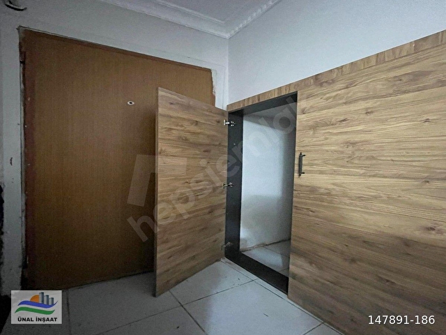 METROBÜSE YAKIN DÜZ GİRİŞ EMSALİNDE KREDİYE UYGUN SATILIK 2+1 !! - Görsel 7