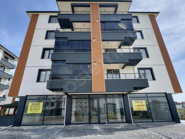 ÇOBANÇESME MAHALLESİNDE DÜZ AYAK KİRALIK DÜKKAN 235 MT