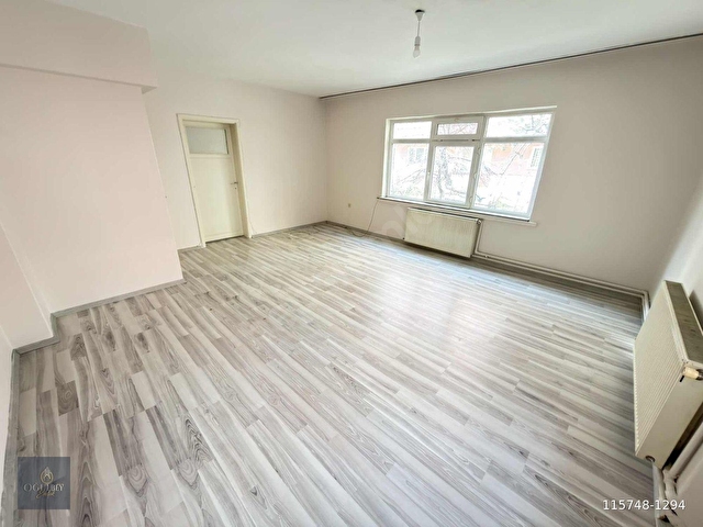 ETLİK ADNAN YÜKSEL CAD. YAKINI 1.KAT 3+1 GÜNEY CEPE MASRAFSIZ