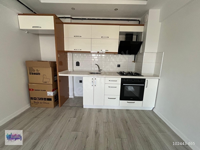 Muradiye Mahallesinde Satılık Arakat Daire
