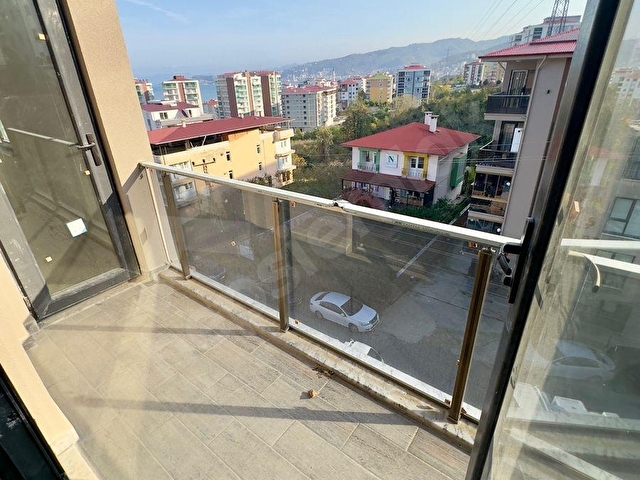 ESAT YAMAK’TAN ERİKLİMANDA SİTE İÇİNDE MANZARALI KİRALIK 1+1 SIFIR DAİRE