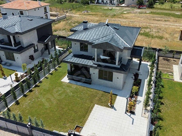 ___BÖYLESİ YOK!! HAVALİMANINA 10 DAK. TAM MÜSTAKİL SIFIR VİLLA - Görsel 2