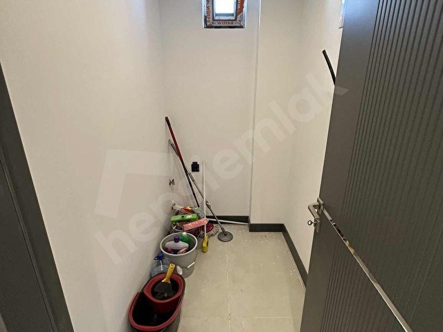 ___BÖYLESİ YOK!! HAVALİMANINA 10 DAK. TAM MÜSTAKİL SIFIR VİLLA - Görsel 21