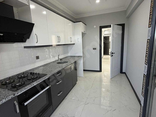 UZUNKÖPRÜ CUMHURİYET ÇEVREYOLU ÜZERİNDE 3+1 SIFIR SATILIK DAİRE - Görsel 3