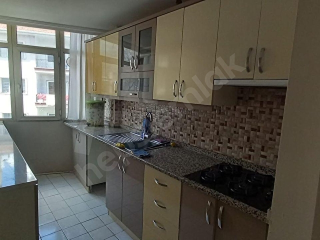 LİBYA CADDESİ İLE BÜLBÜLDERESİ CADDESİ KESİŞİMİNDE 4.KAT BAĞIMSIZ SALON,KOMBİLİ DAİRE - Görsel 4