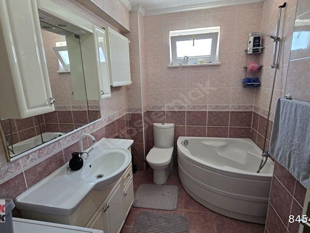 ALAPLI YENİ SİTELERDE Deniz manzaralı YAPILI ARA KAT DAİRE - Görsel 12