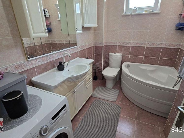 ALAPLI YENİ SİTELERDE Deniz manzaralı YAPILI ARA KAT DAİRE - Görsel 13