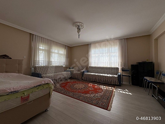 Sahibinden 712 M2 imarlı arsa üzerine kurulu 200 M2 Ruhsatlı 3+1 ev - Görsel 15