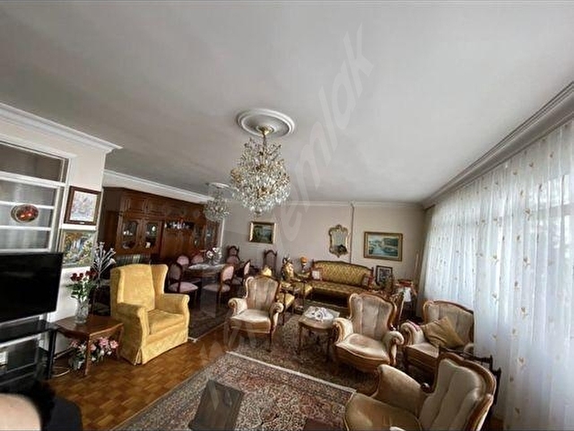 GAYRETTEPE MERKEZİ KONUMDAKİRACISIZ 4+1 ARAKAT DAİRE - Görsel 9